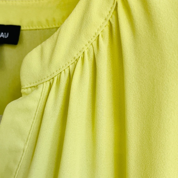 Le Chateau Woman's Yellowish Green Button Up Silk Blouse Shirt Top Roll Tab XL - Picture 5 of 16